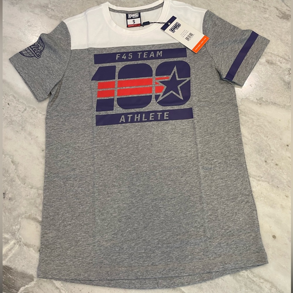 Men’s F45 100 class milestone tee, NWT